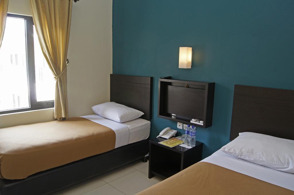 The Winner Premier Hotel Pemalang Quarto foto