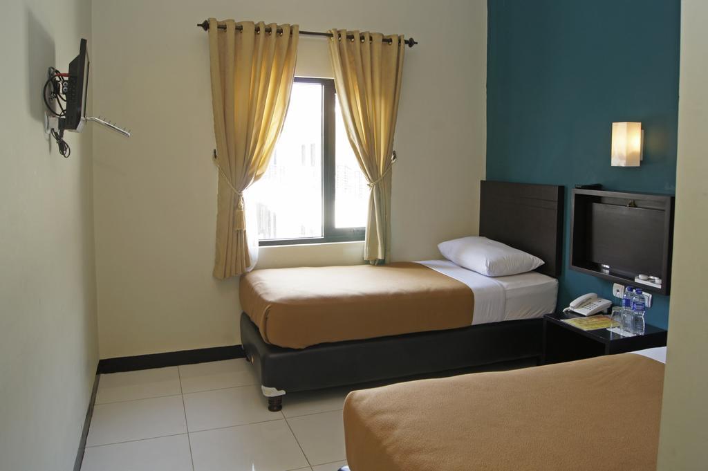 The Winner Premier Hotel Pemalang Quarto foto