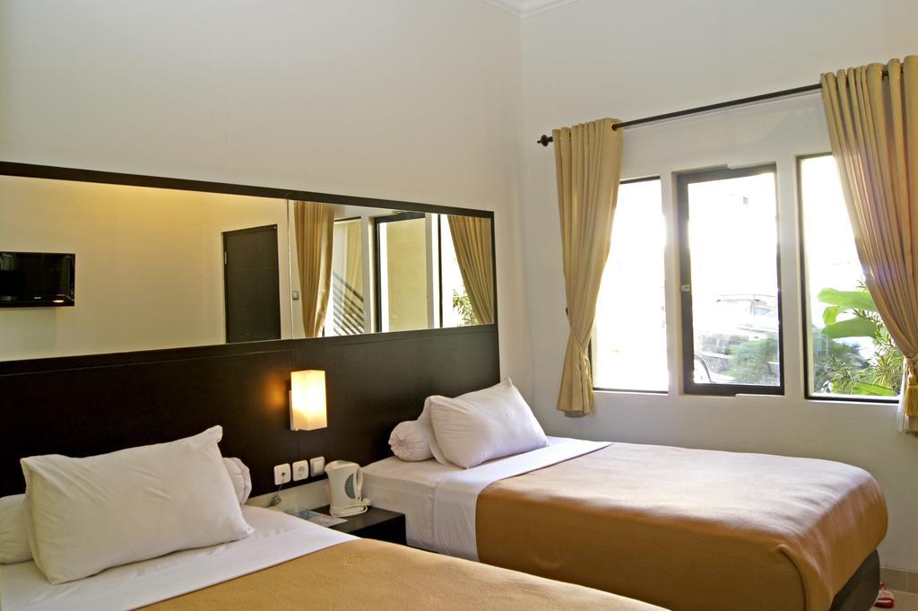 The Winner Premier Hotel Pemalang Quarto foto